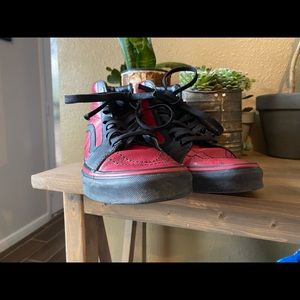 Vans Marvel Deadpool SK8-HI shoes